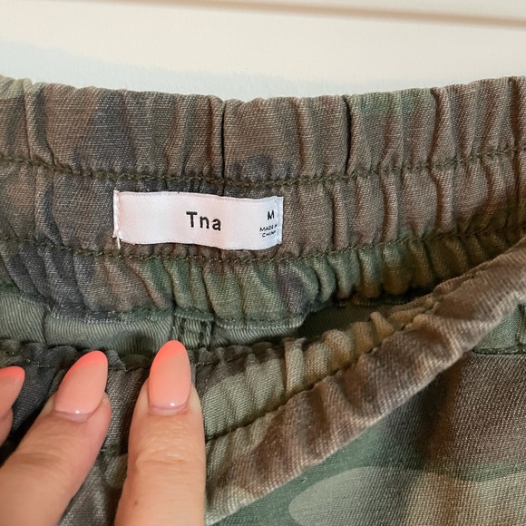 SOLD - ARITZIA TNA camo jogger - Picture 3 of 4